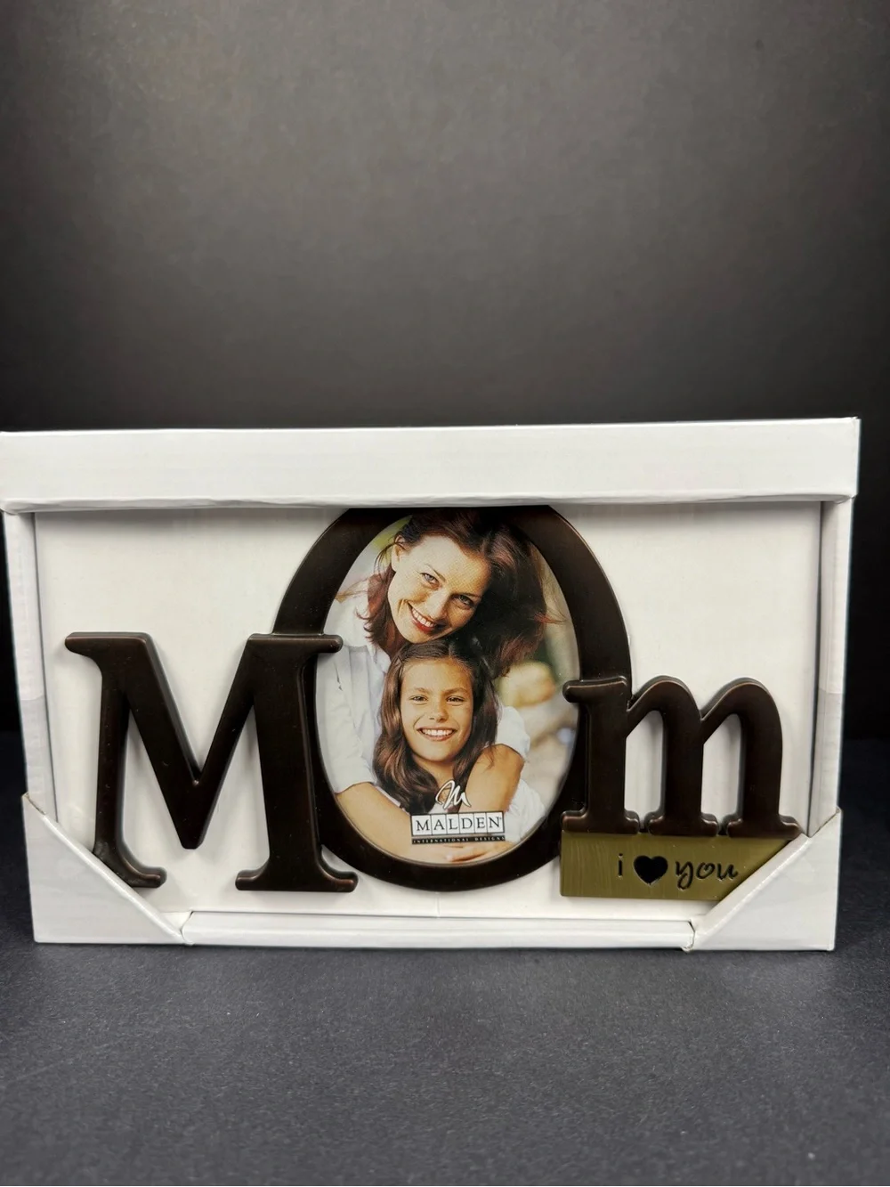 Malden decorative mom